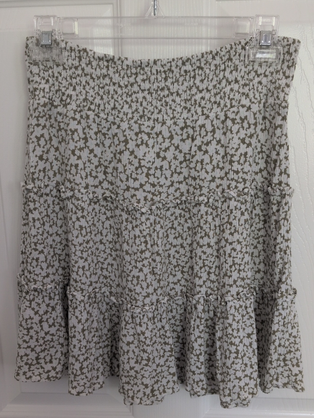 Market & Spruce Tiered Ruffled Floral Mini Skirt - Olive Green & Cream - M